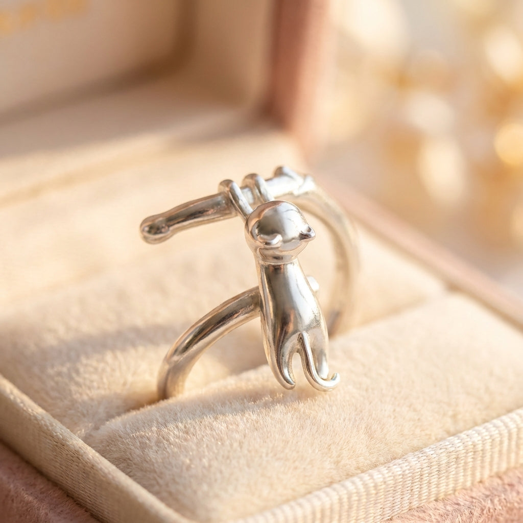 Elegant Silver Cat Ring
