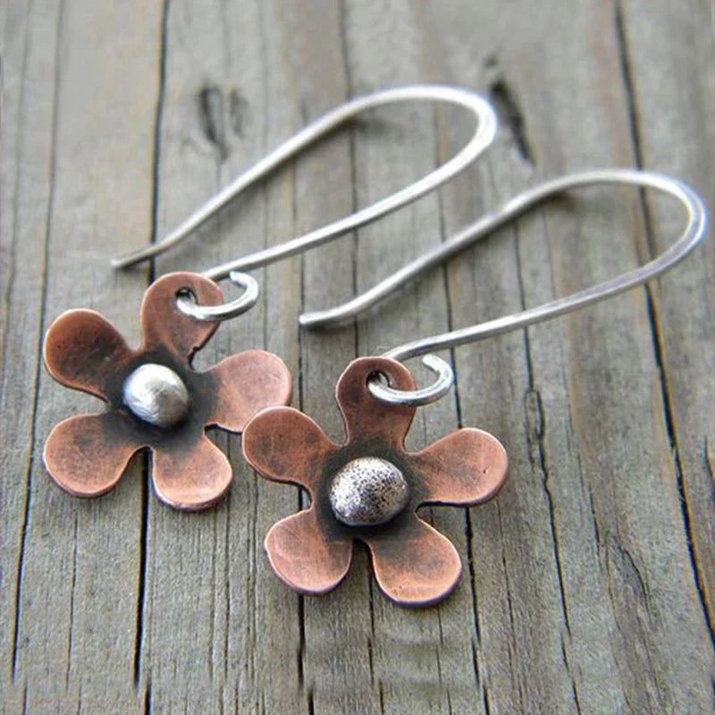 Vintage Flower Earrings In Silver