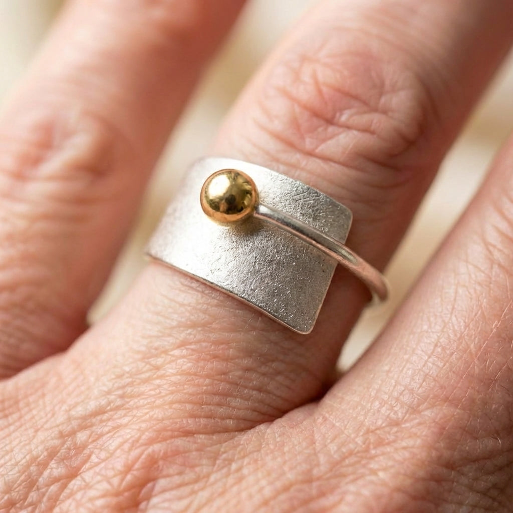 A Vintage Open Gold Bead Silver Ring