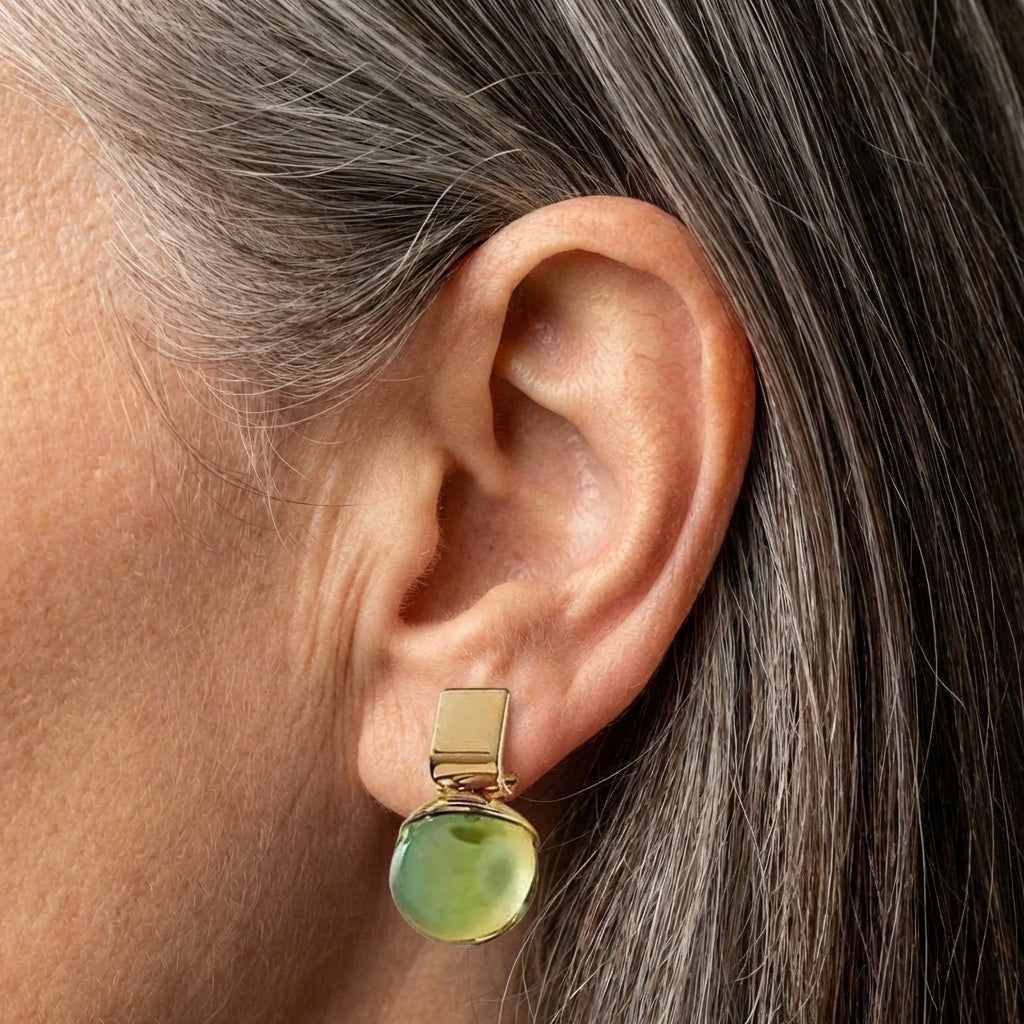 Vintage Earrings With Green Crystal In Gold