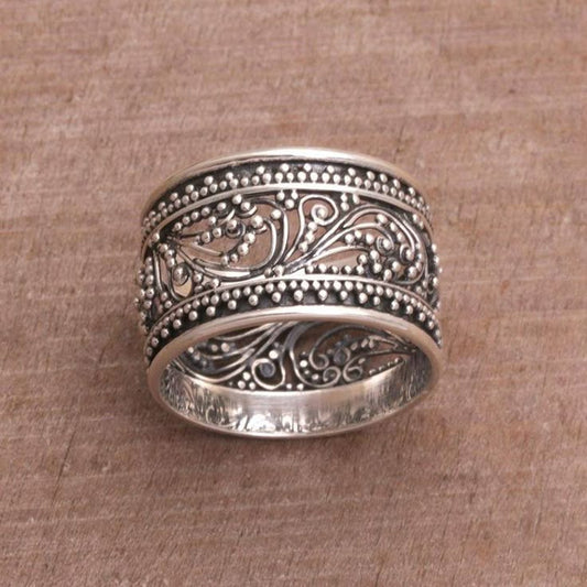Hollow Ivy Silvered Ring