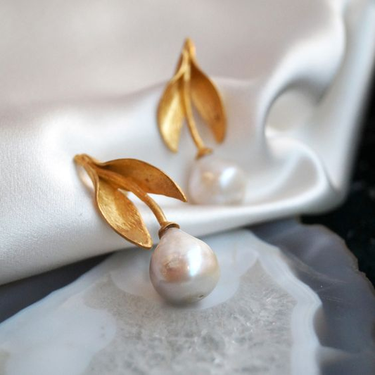 Golden Leaf Pearl Earrings