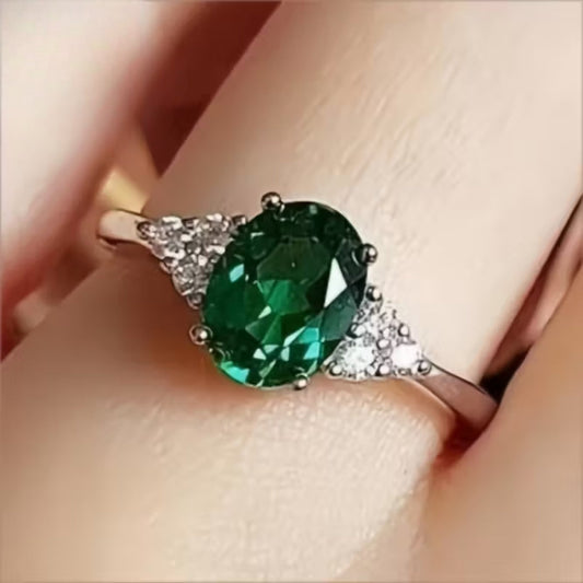 Elegant Rounded Green Crystal Silver Ring