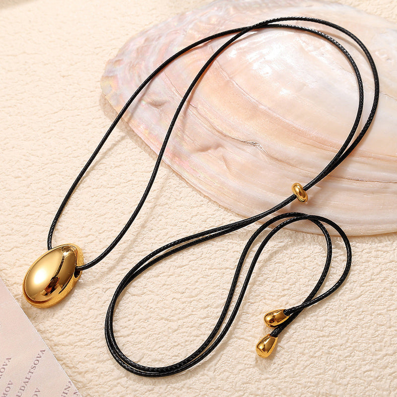 Classic Gold Pendant Necklace