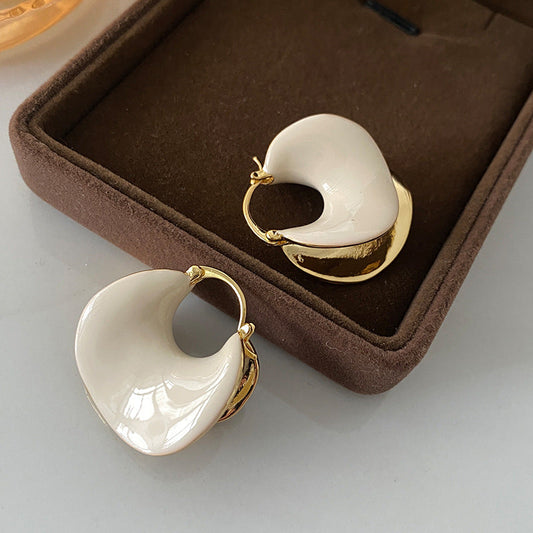 Classic Pearl Earrings