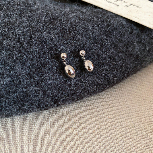 Classic Pearl Earrings