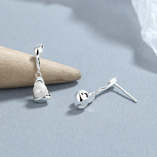 Classic Pearl Earrings