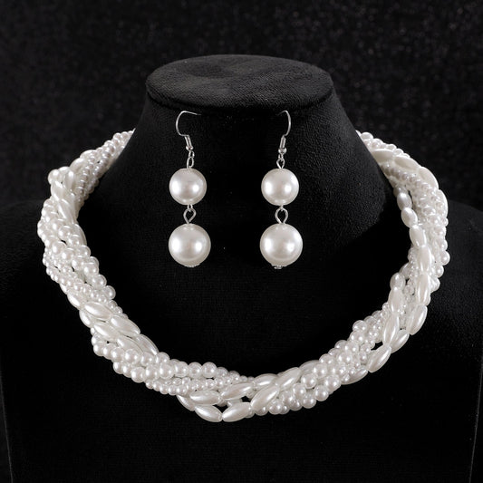Classic Pearl Necklace