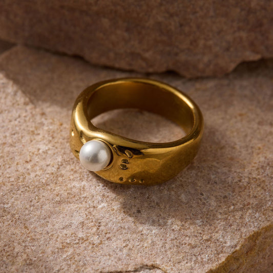 Classic Pearl Ring