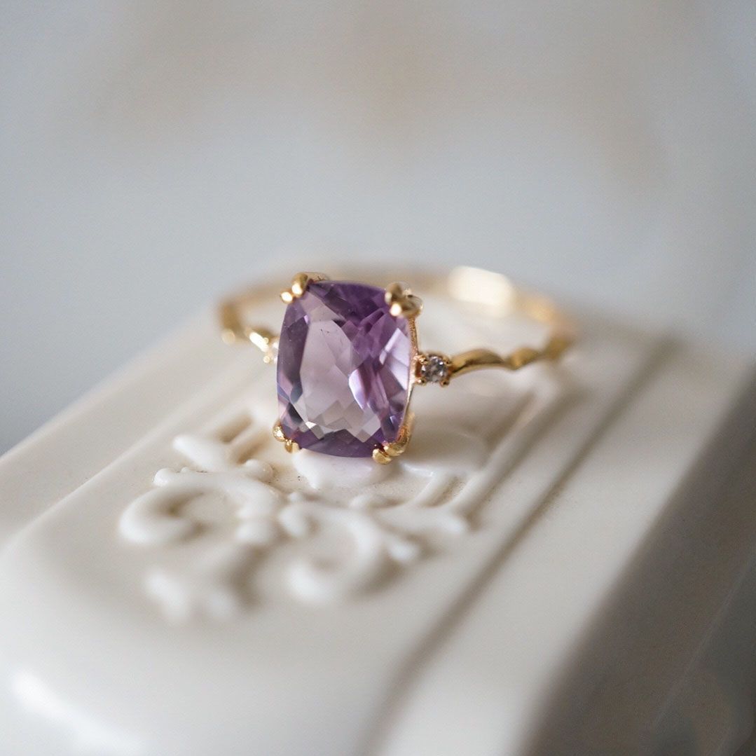 Elegant Amethyst Ring