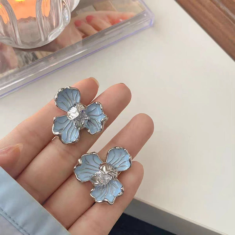 Elegant Blue Flower Earrings