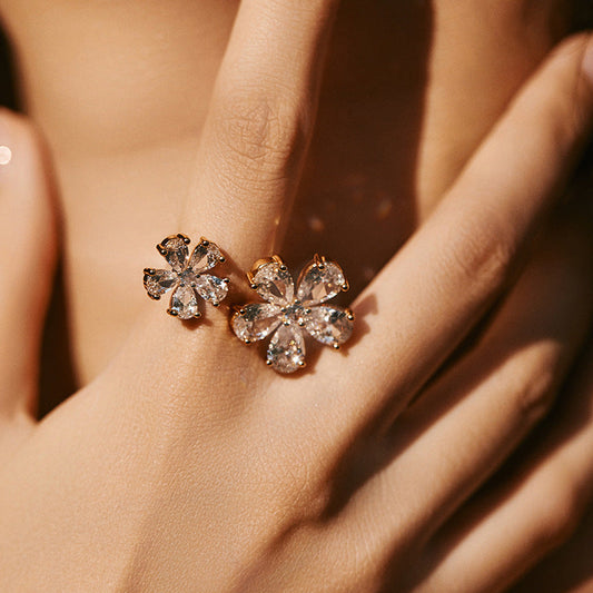 Elegant Crystal Flower Ring