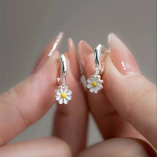 Elegant Daisy Earrings