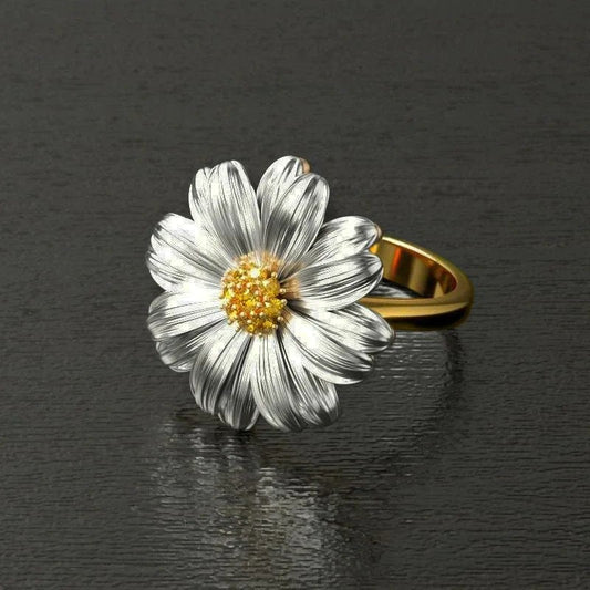 Elegant Daisy Flower Ring