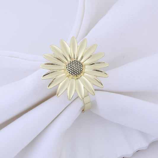 Elegant Daisy Ring