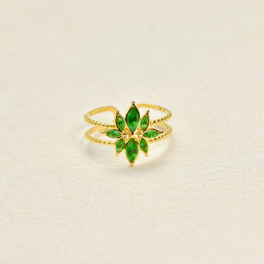 Elegant Emerald Flower Ring