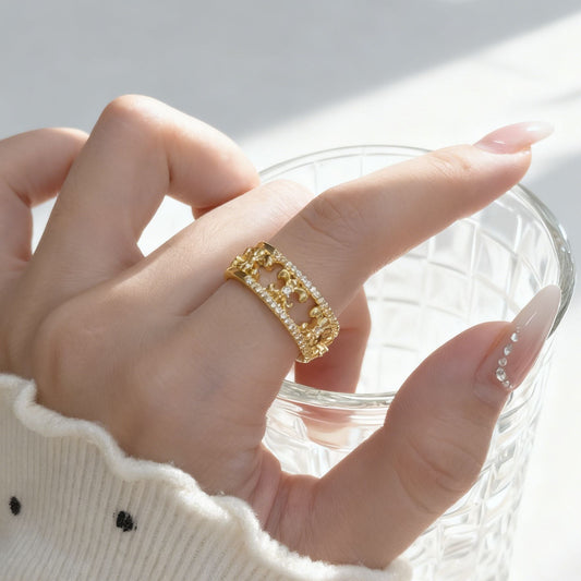 Elegant Gold Filigree Ring