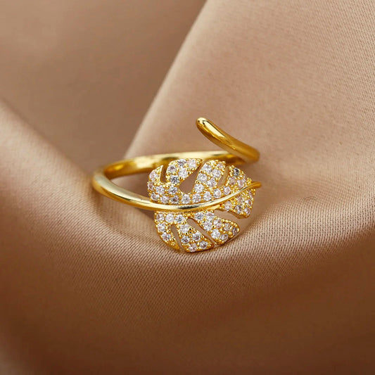 Elegant Gold Leaf Ring