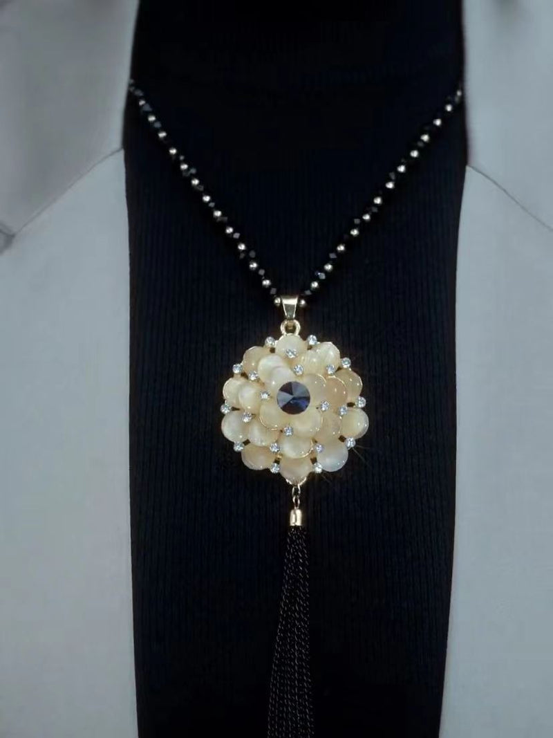 Elegant Pearl Pendant Necklace