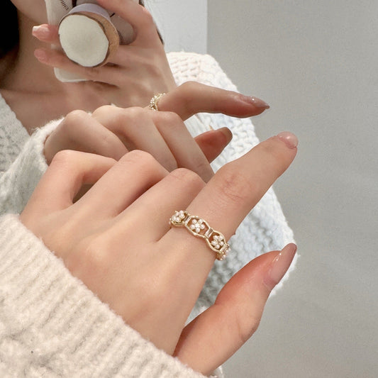 Elegant Pearl Ring
