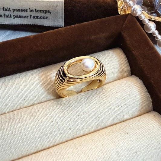 Elegant Pearl Ring
