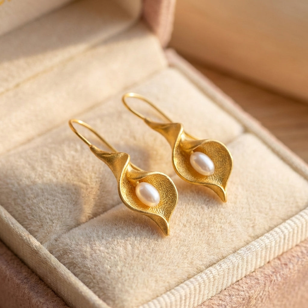 Elegant Gold Flower Earrings