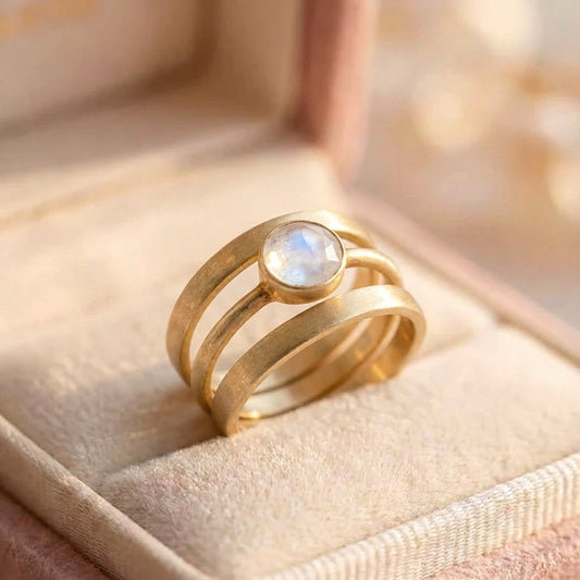 Vintage Gold & Inlaid Moonstone Ring