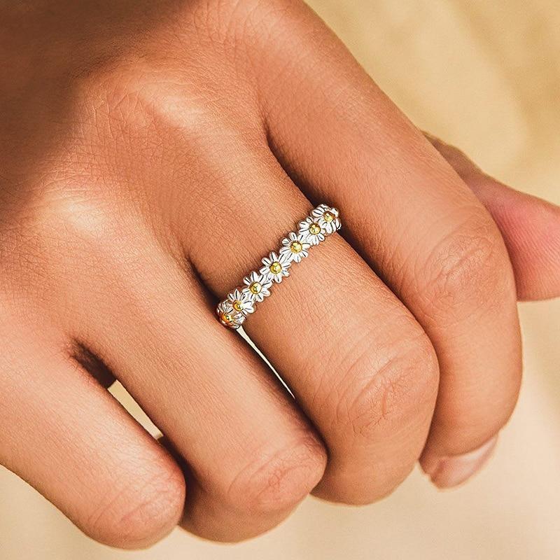 Adjustable Silver And Hand Painted Enamel Daisy Ring