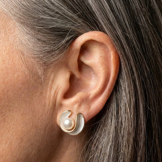 Earrings With White Opal and Pearls in Gold