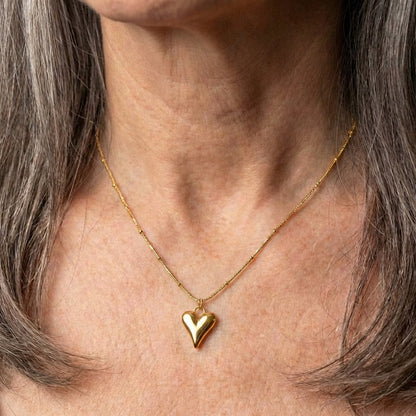 Minimalist Heart Pendant Gold Necklace