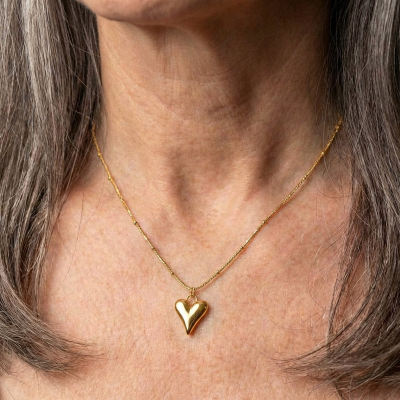 Minimalist Heart Pendant Gold Necklace