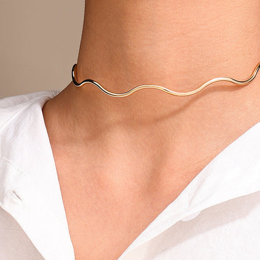 Minimalist Wave Necklace