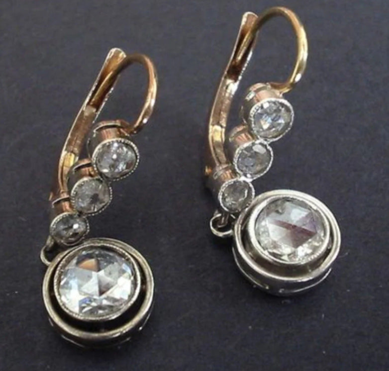 Beautiful Earring With Unique Style