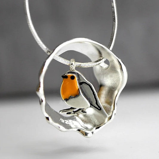 Charming Silver Necklace For Any Occasion