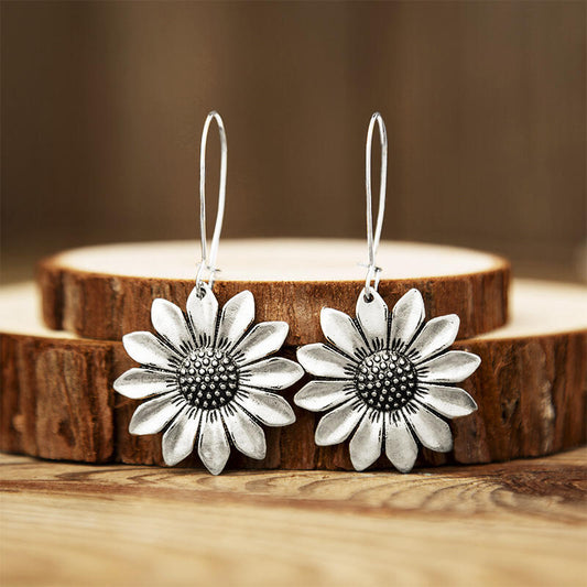 Vintage Daisy Earrings
