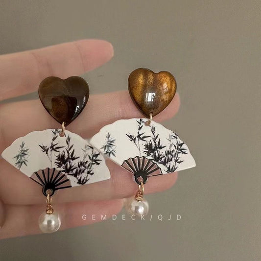 Vintage Fan Pearl Earrings