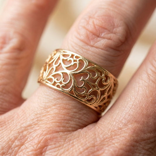 Vintage Golden Hollow Ivy Ring