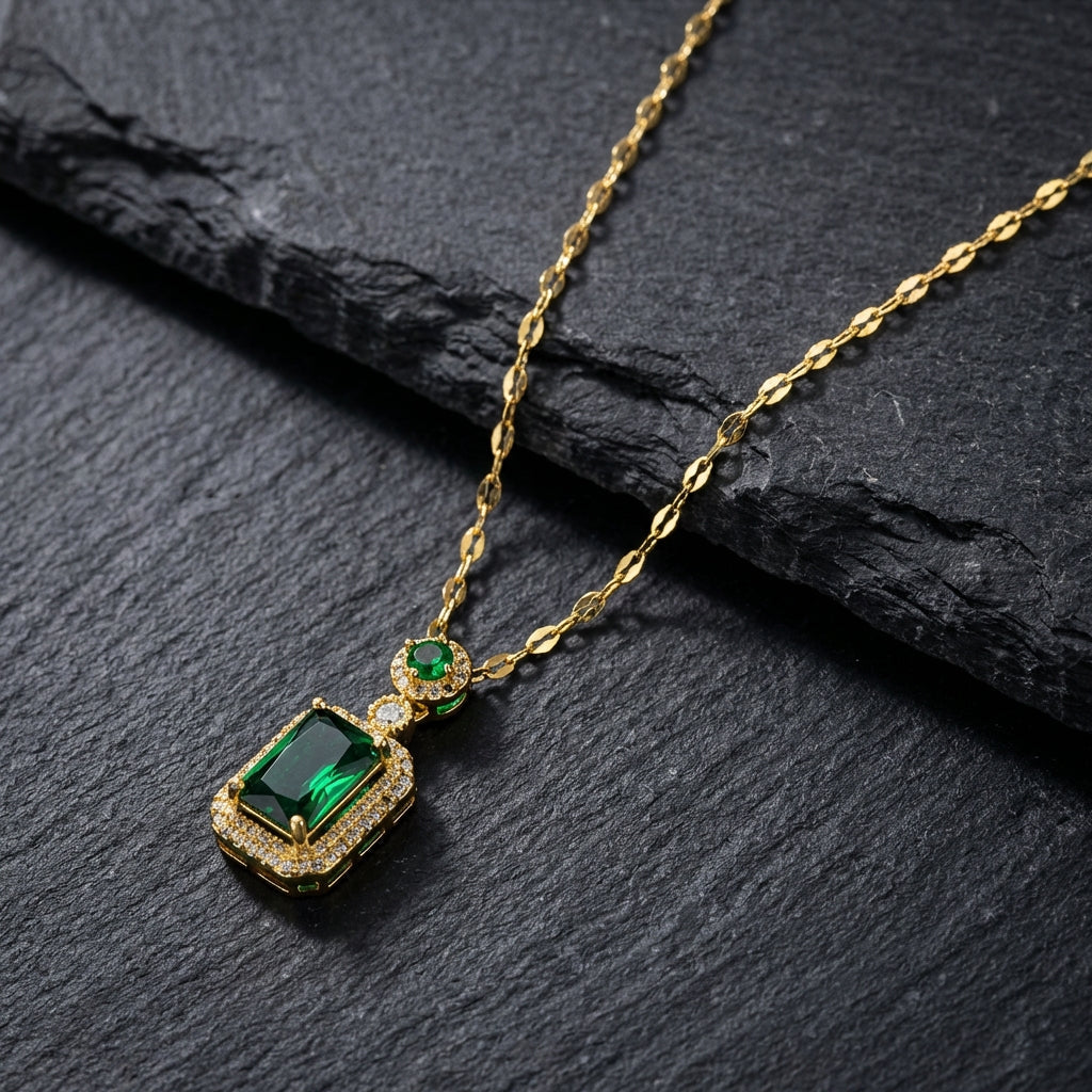 Vintage Green Stone Pendant Necklace