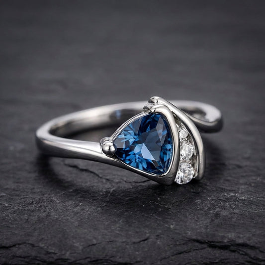Vintage Silver Blue Trillion Stone Ring
