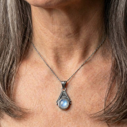 Vintage Silver Moonstone Necklace