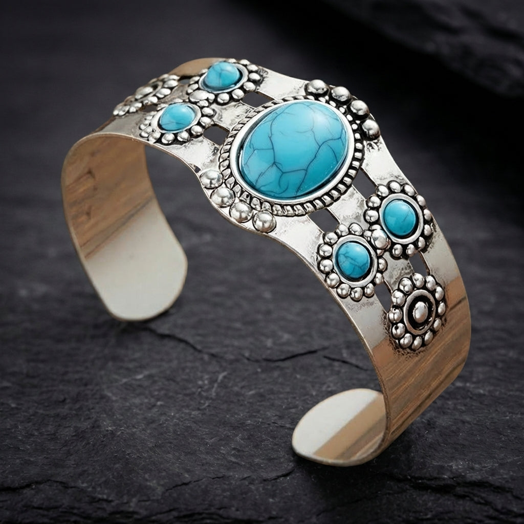 Beautiful Silver Bracelet With Unique Style