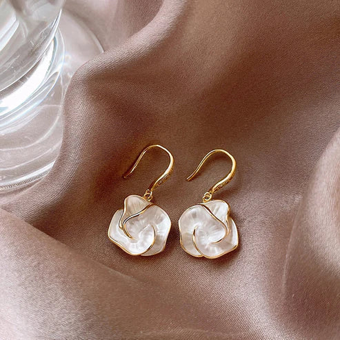 Earrings With White Petals