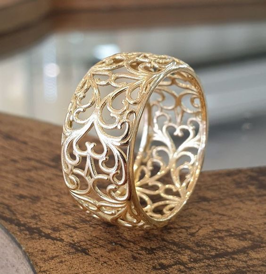 Hollow Gold Ivy Ring