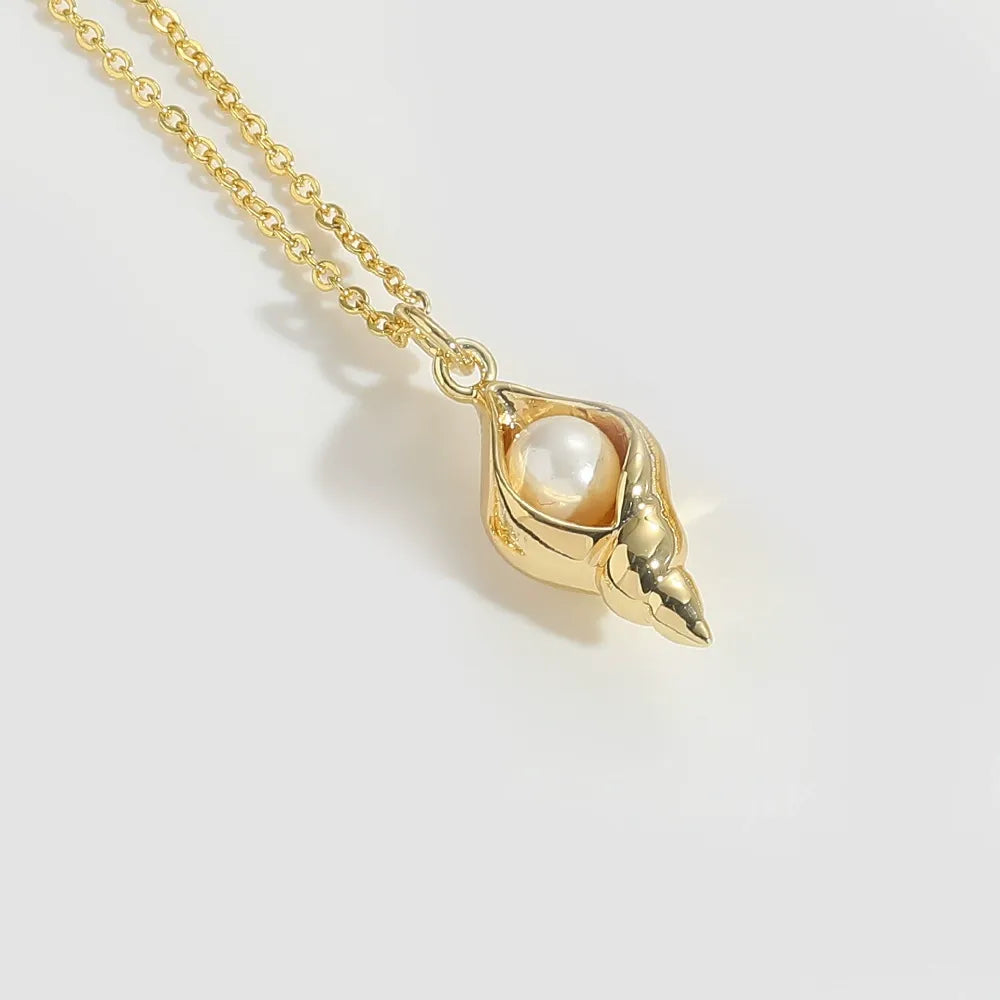 Gold Shell Pearl Zirconia Necklace